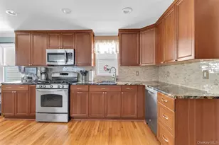 64 Tier St, Bronx, NY 10464 - Photo 10