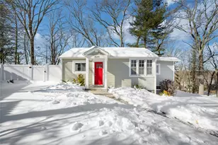 3039 High St, Mohegan Lake, NY 10547 - Photo 2