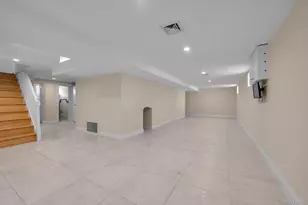 109-39 194th St, Saint Albans, NY 11412 - Photo 16