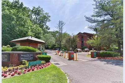 37 Bronxville Glen Drive #Bldg 5, Unit 1, Bronxville, NY 10708 - Photo 1