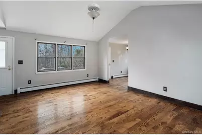 689 S Mountain Road #cottage, New City, NY 10956 - Photo 6