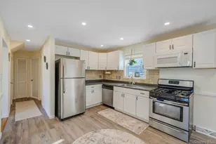 90 Winchester Dr, Lindenhurst, NY 11757 - Photo 22