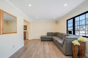 90 Winchester Dr, Lindenhurst, NY 11757 - Photo 18