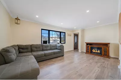 90 Winchester Drive, Lindenhurst, NY 11757 - Photo 20