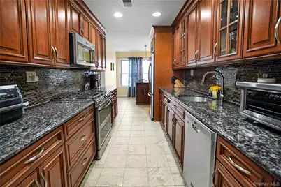 2860 Nicole Court, Oceanside, NY 11572 - Photo 4