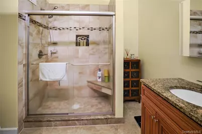 2860 Nicole Court, Oceanside, NY 11572 - Photo 14