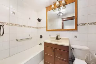 27 Locust Ave, New Rochelle, NY 10801 - Photo 12