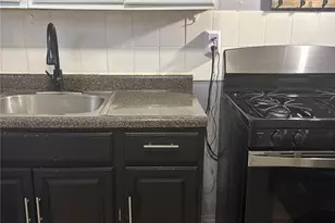 110 Elliott Ave, Yonkers, NY 10705 - Photo 2