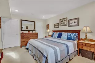 219 Mariners Way, Copiague, NY 11726 - Photo 14