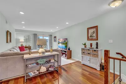 219 Mariners Way, Copiague, NY 11726 - Photo 8