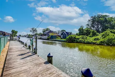 219 Mariners Way, Copiague, NY 11726 - Photo 26