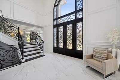 24 Landview Drive, Dix Hills, NY 11746 - Photo 2