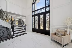 24 Landview Dr, Dix Hills, NY 11746 - Photo 2