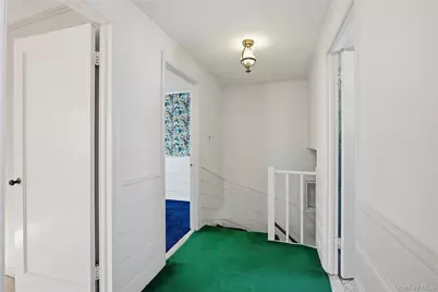 79 Appletree Lane, Roslyn Heights, NY 11577 - Photo 28