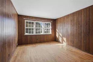 79 Appletree Ln, Roslyn Heights, NY 11577 - Photo 18