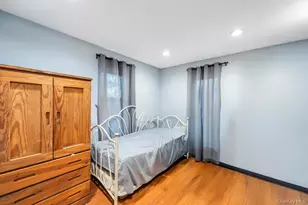 260 Springdale Dr, Ronkonkoma, NY 11779 - Photo 12