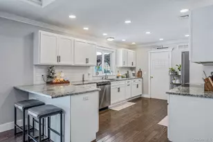 21 Jodi Dr, Manorville, NY 11949 - Photo 10