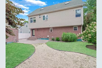 575 Hawthorne Street, West Hempstead, NY 11552 - Photo 30