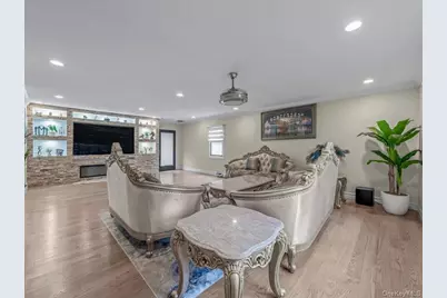 575 Hawthorne Street, West Hempstead, NY 11552 - Photo 4