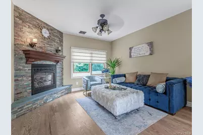 575 Hawthorne Street, West Hempstead, NY 11552 - Photo 16