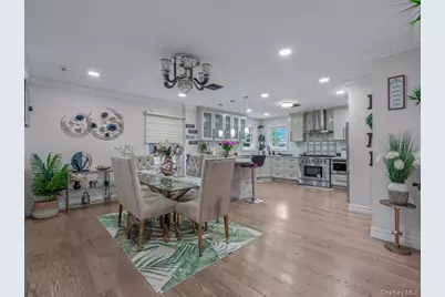 575 Hawthorne Street, West Hempstead, NY 11552 - Photo 8