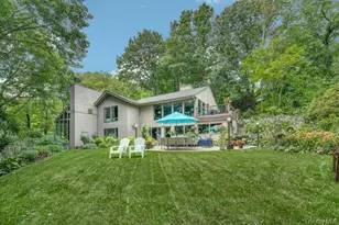 40 Idle Day Dr, Centerport, NY 11721 - Photo 2