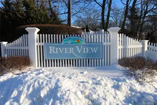 134 Jackie Ct, Patchogue, NY 11772 - Photo 2