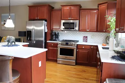 134 Jackie Court, Patchogue, NY 11772 - Photo 10