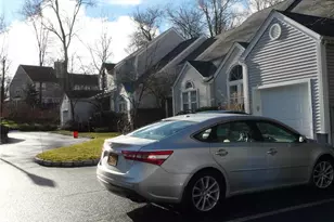 210 Sandpiper Ct, Yorktown Heights, NY 10598 - Photo 4