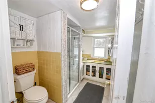 219 Pond Rd, Bohemia, NY 11716 - Photo 20