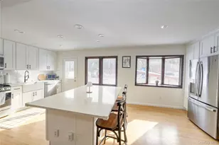 219 Pond Rd, Bohemia, NY 11716 - Photo 4