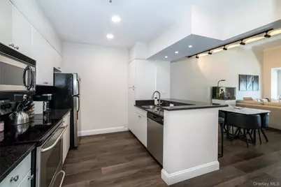 100 New Roc City Place #405, New Rochelle, NY 10801 - Photo 6