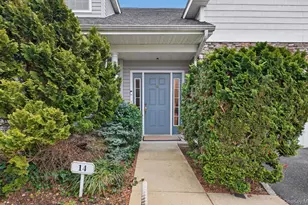 14 Miro Pl, Port Washington, NY 11050 - Photo 2