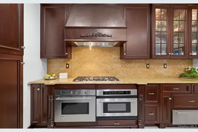 14 Miro Place, Port Washington, NY 11050 - Photo 6