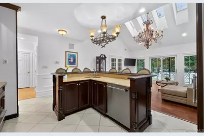 14 Miro Place, Port Washington, NY 11050 - Photo 8