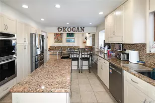 25 Centre St, Lynbrook, NY 11563 - Photo 8