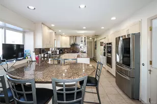 25 Centre St, Lynbrook, NY 11563 - Photo 10