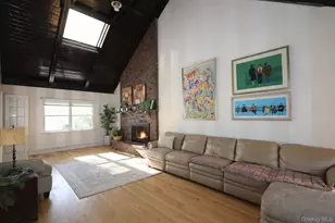 25 Centre St, Lynbrook, NY 11563 - Photo 6