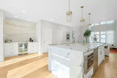 56 1st Street #L4, Pelham, NY 10803 - Photo 8