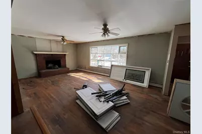 802 Tooker Avenue, West Babylon, NY 11704 - Photo 10