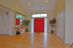 10 Jeffrey Ln, East Quogue, NY 11942 - Photo 14