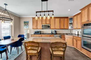 110 Brattle Cir, Melville, NY 11747 - Photo 6