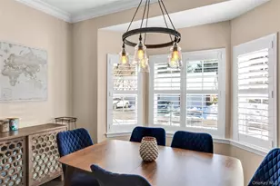 110 Brattle Cir, Melville, NY 11747 - Photo 8