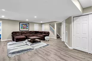 110 Brattle Cir, Melville, NY 11747 - Photo 28