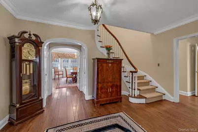 3 Barkers Point Road, Port Washington, NY 11050 - Photo 2