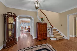 3 Barkers Point Rd, Port Washington, NY 11050 - Photo 2