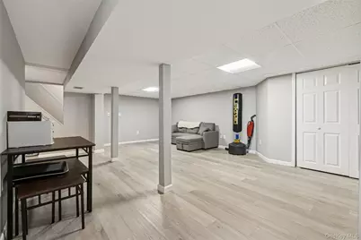 18 W Court Drive, Centereach, NY 11720 - Photo 22