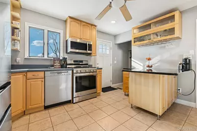 18 W Court Drive, Centereach, NY 11720 - Photo 10