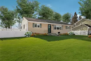 18 W Court Dr, Centereach, NY 11720 - Photo 2