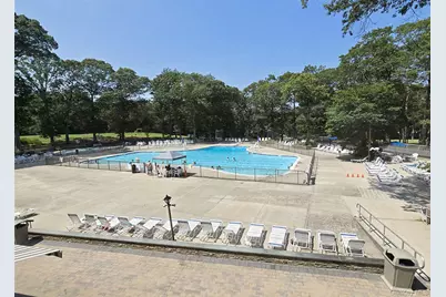 392 Clubhouse Court, Coram, NY 11727 - Photo 24